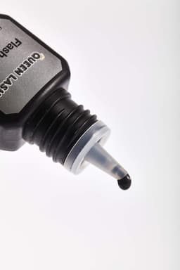 Very Strong Eyelash Extension Flash Glue (0.17fl.oz / 5ml) thumbnail 1